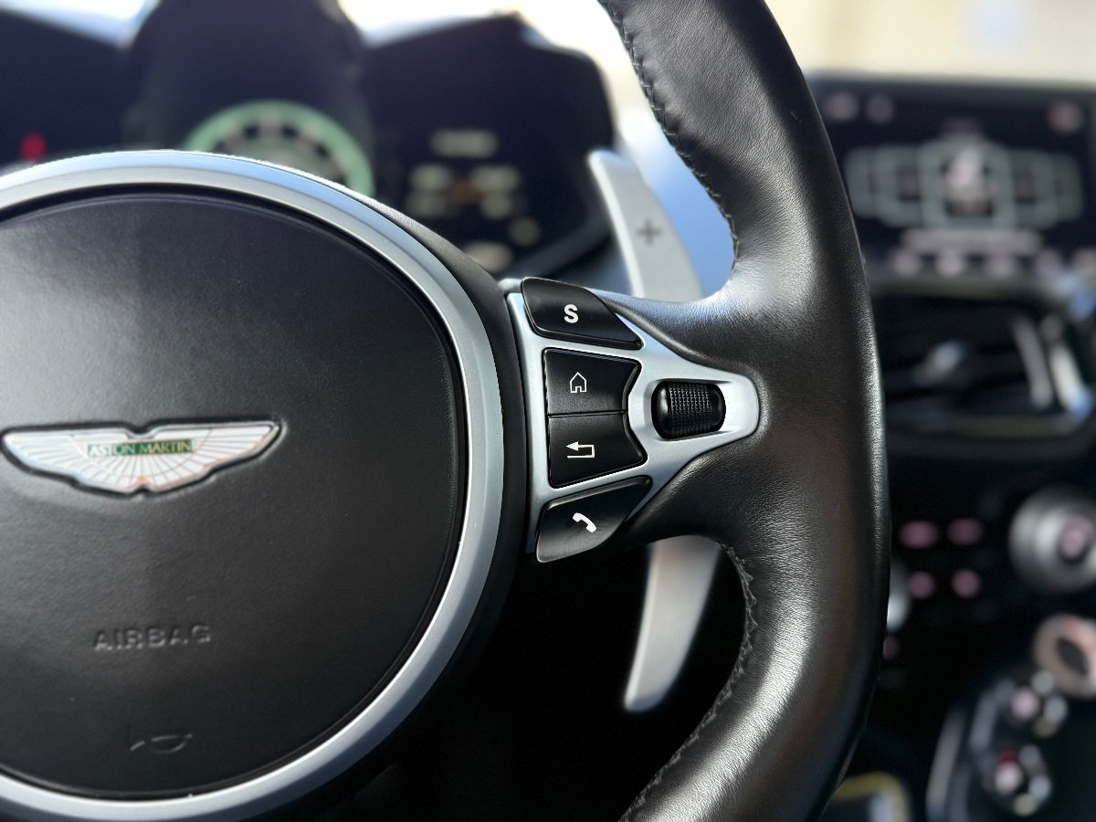Used 2020 Aston Martin V8 Vantage Coupe RWD image 23