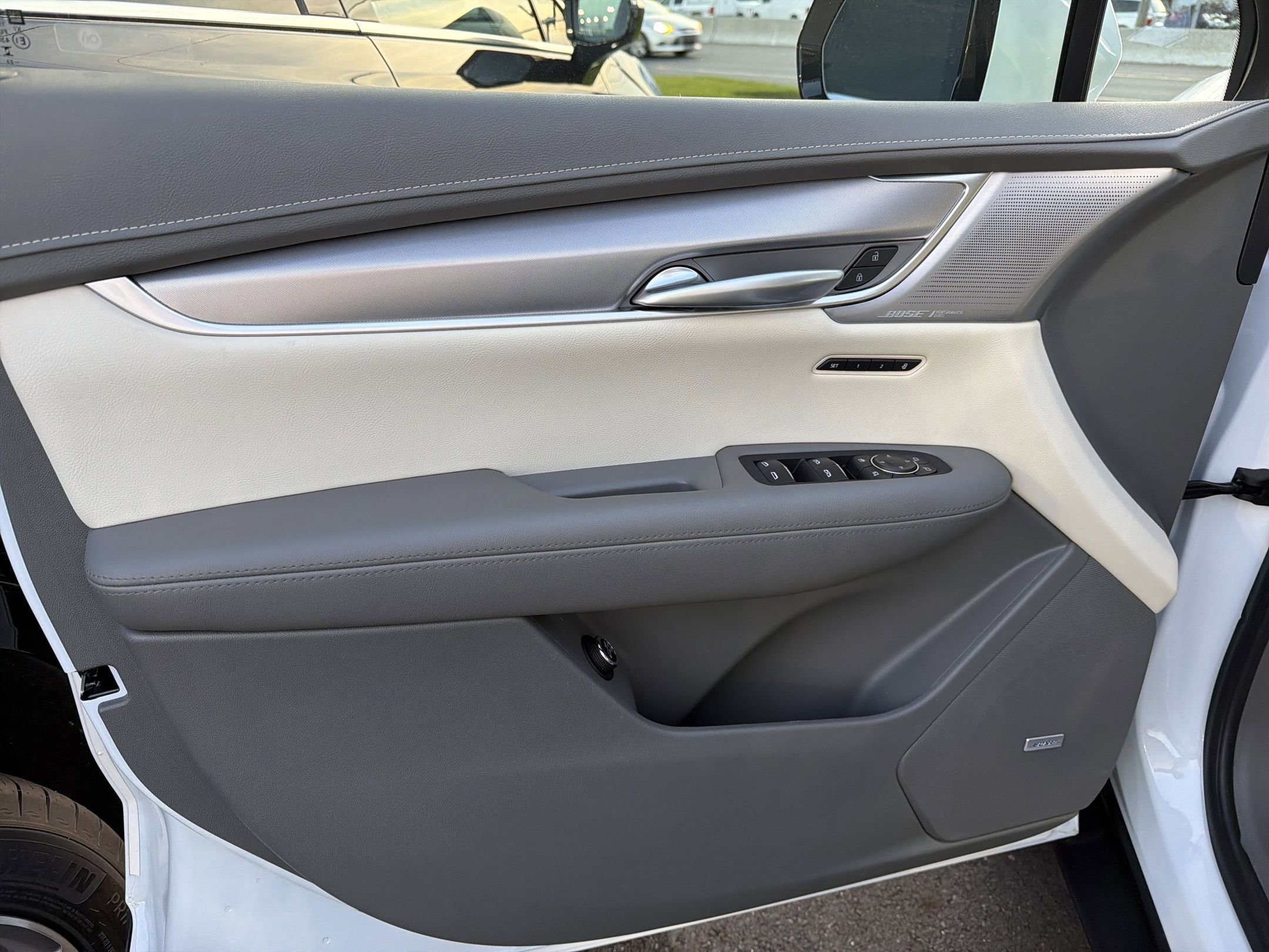 Certified 2024 Cadillac XT5 Premium Luxury w/ LPO, Floor Liner Package image 9