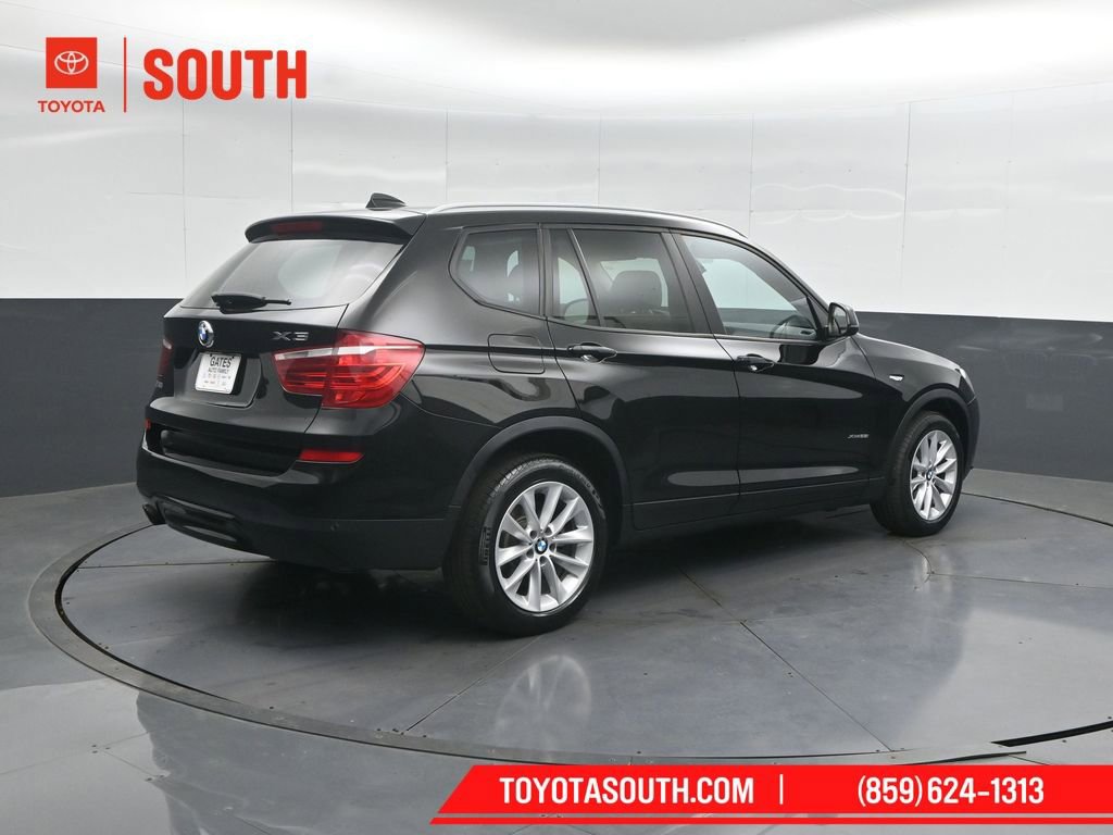 Used 2017 BMW X3 xDrive28i AWD/4WD image 2