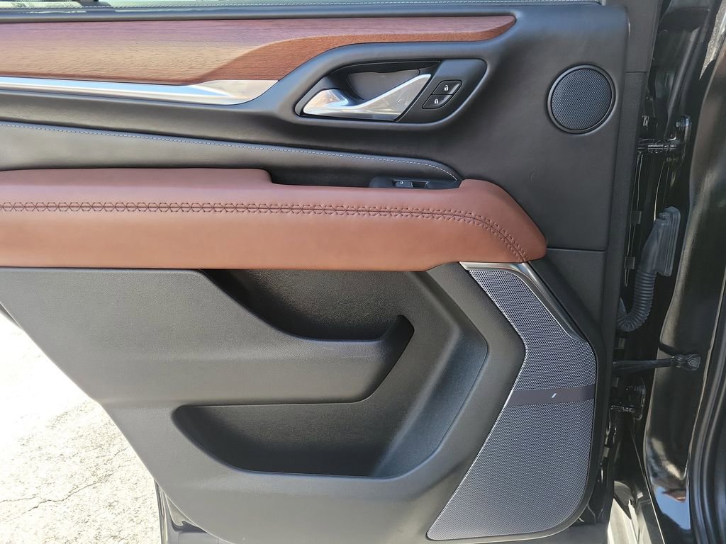 Used 2023 GMC Yukon Denali Ultimate image 17