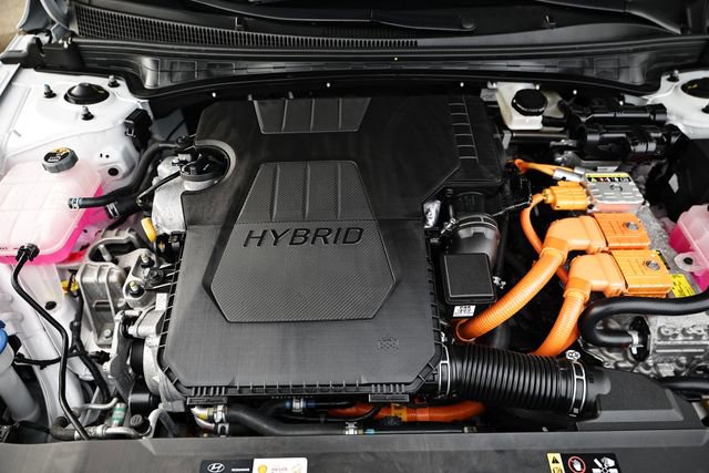 Certified 2025 Hyundai Elantra Limited image 29