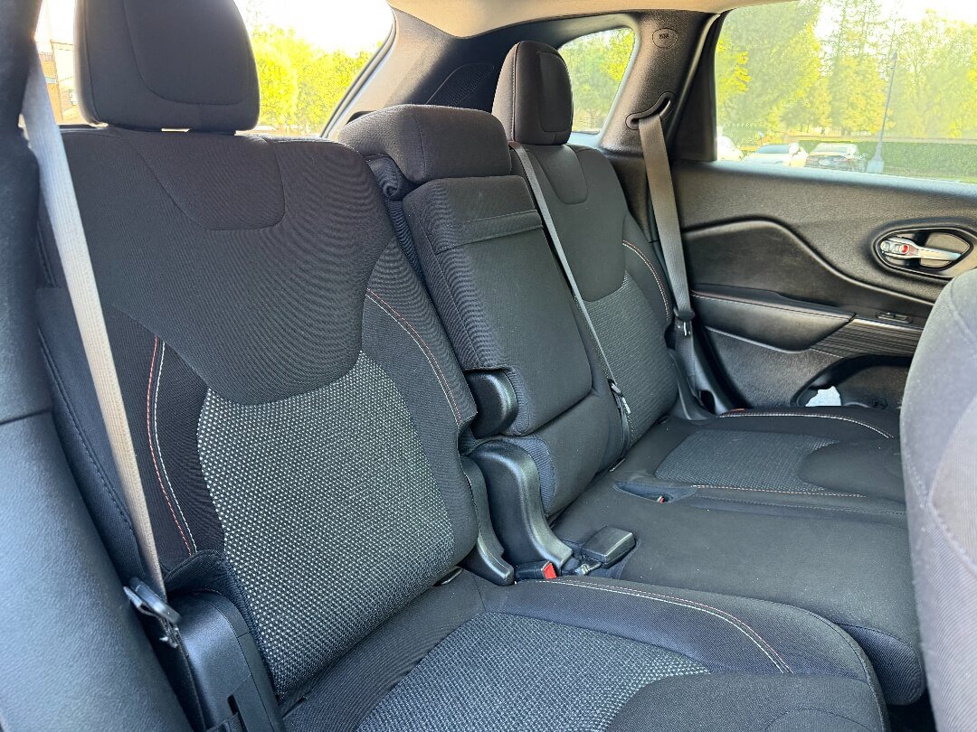 Used 2016 Jeep Cherokee 75th Anniversary FWD image 18