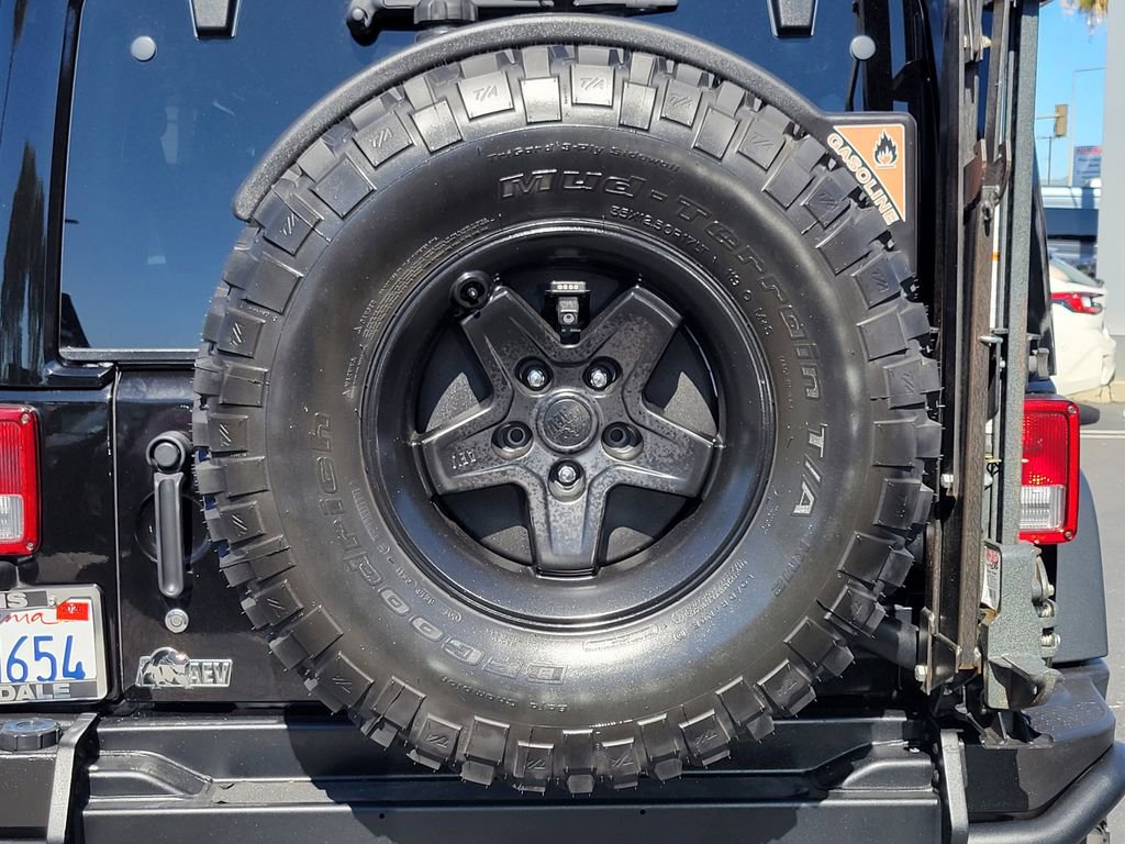 Used 2016 Jeep Wrangler Unlimited Rubicon w/ Connectivity Group image 22