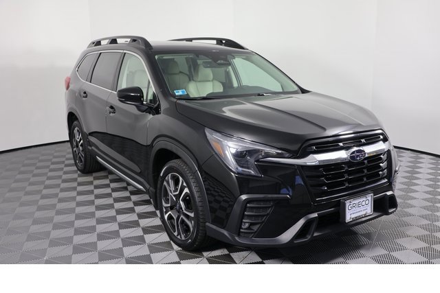 Used 2024 Subaru Ascent Limited image 1