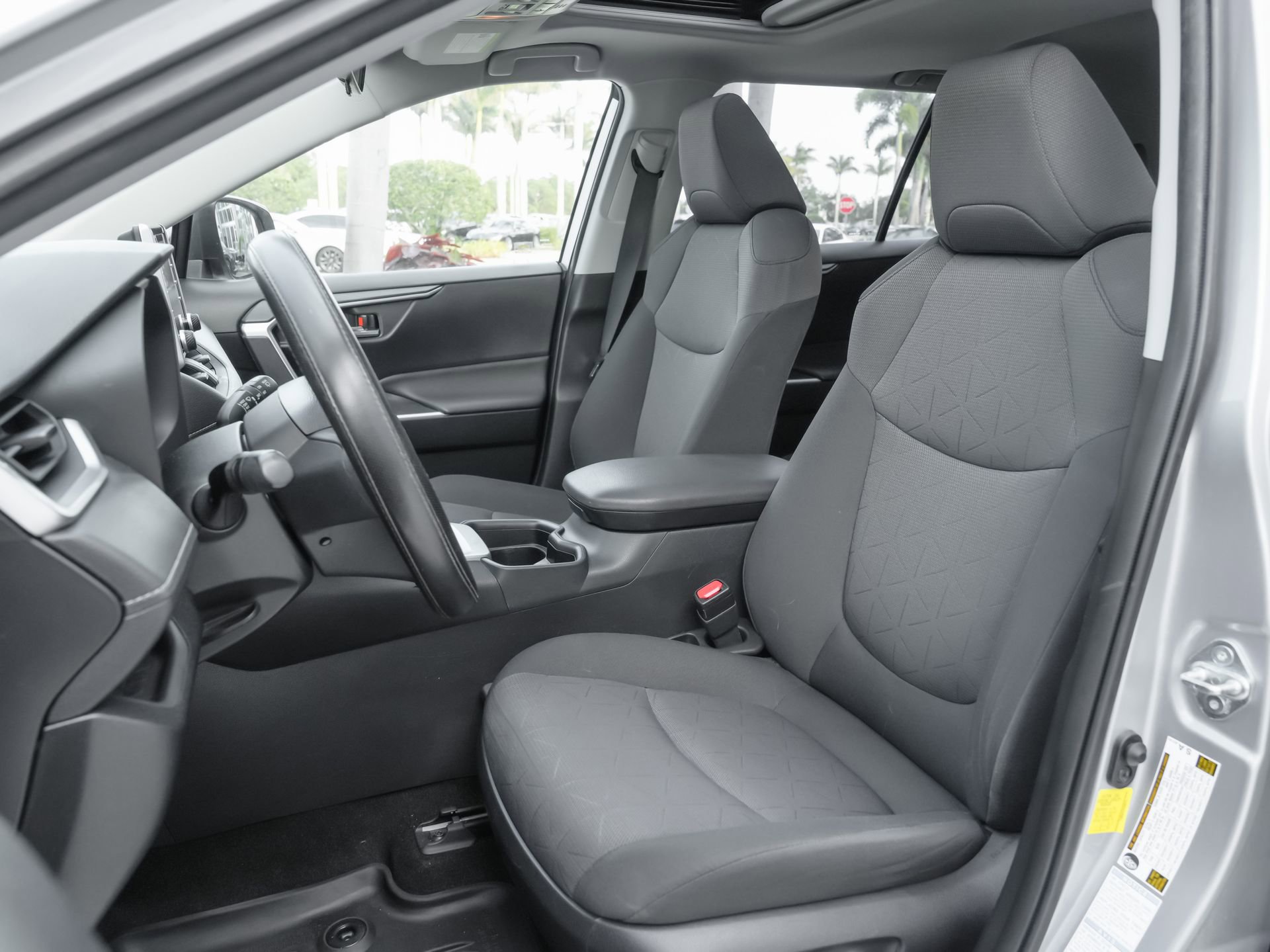 Used 2019 Toyota RAV4 XLE AWD/4WD image 16