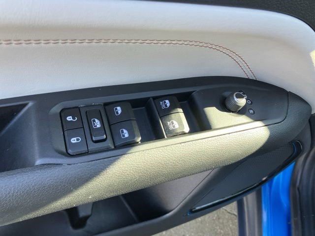 Certified 2025 Jeep Compass Limited AWD/4WD image 10