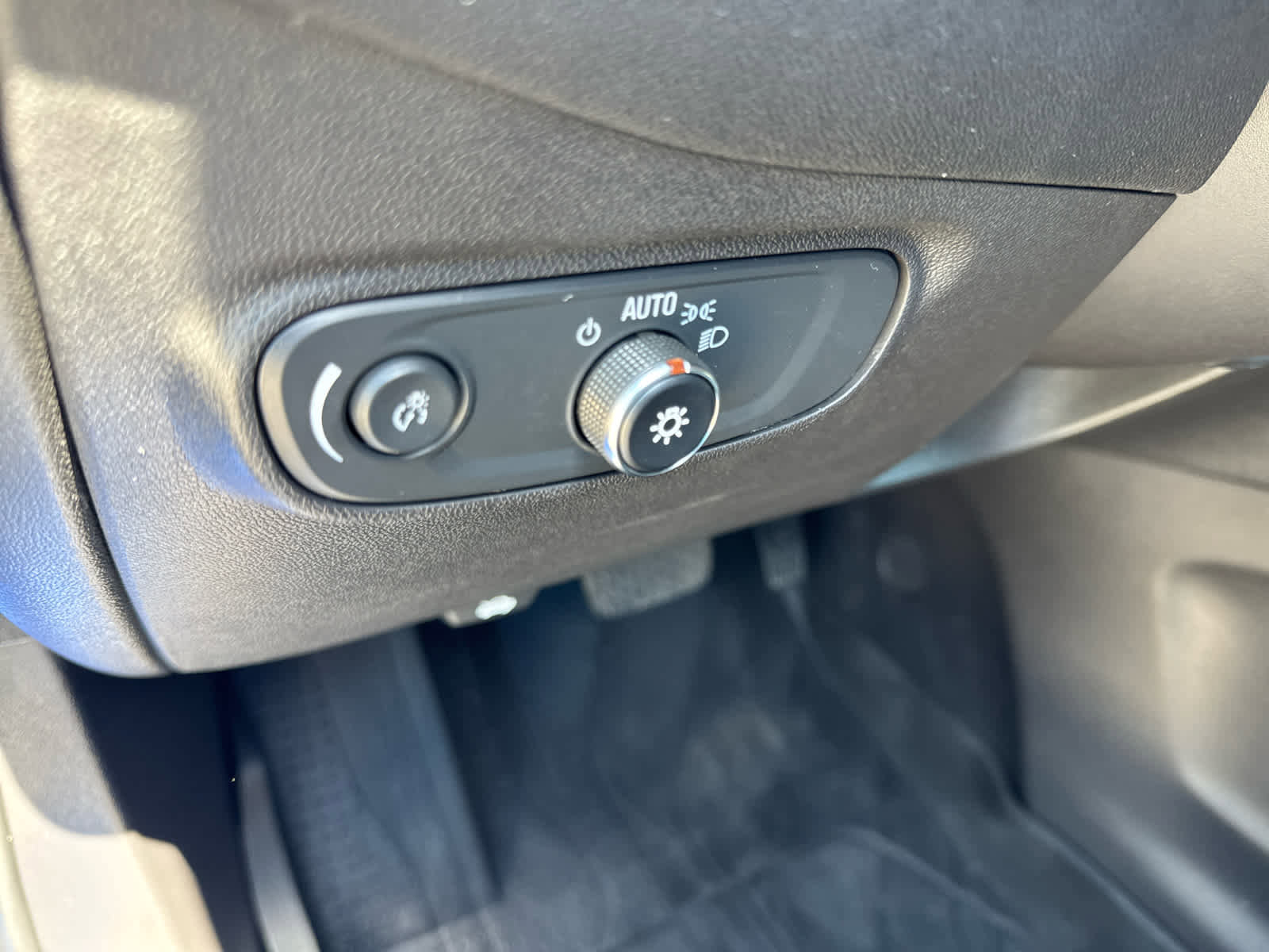 Used 2024 Chevrolet Equinox LS w/ LS Convenience Package image 19