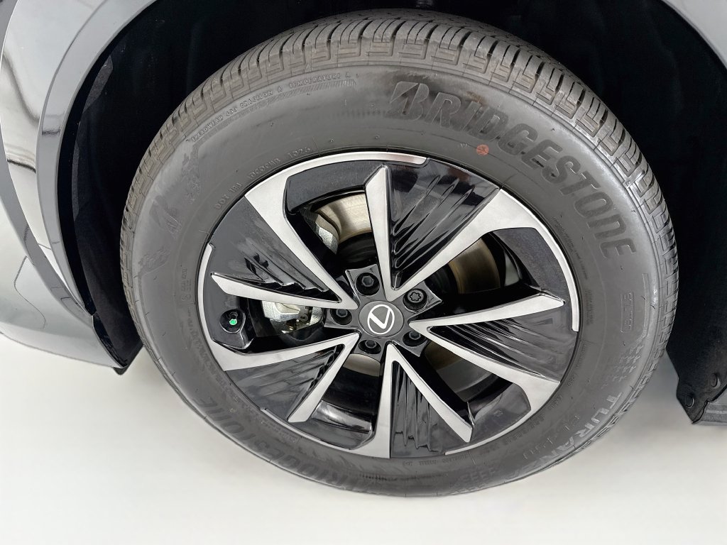 Used 2026 Lexus RZ 350e 2WD w/ Accessory Package (Z1) image 29