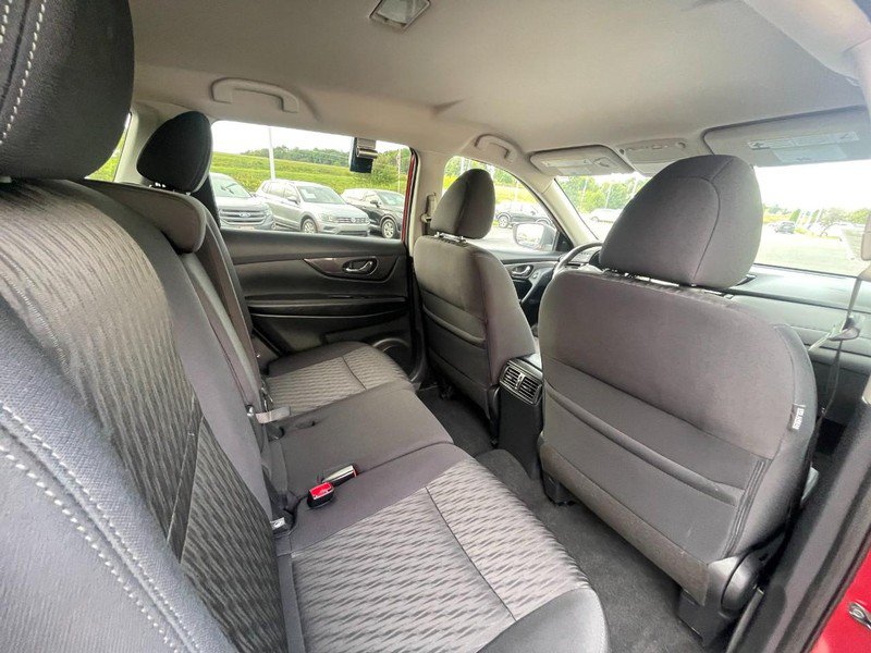 Used 2019 Nissan Rogue SV w/ Premium Package FWD image 11