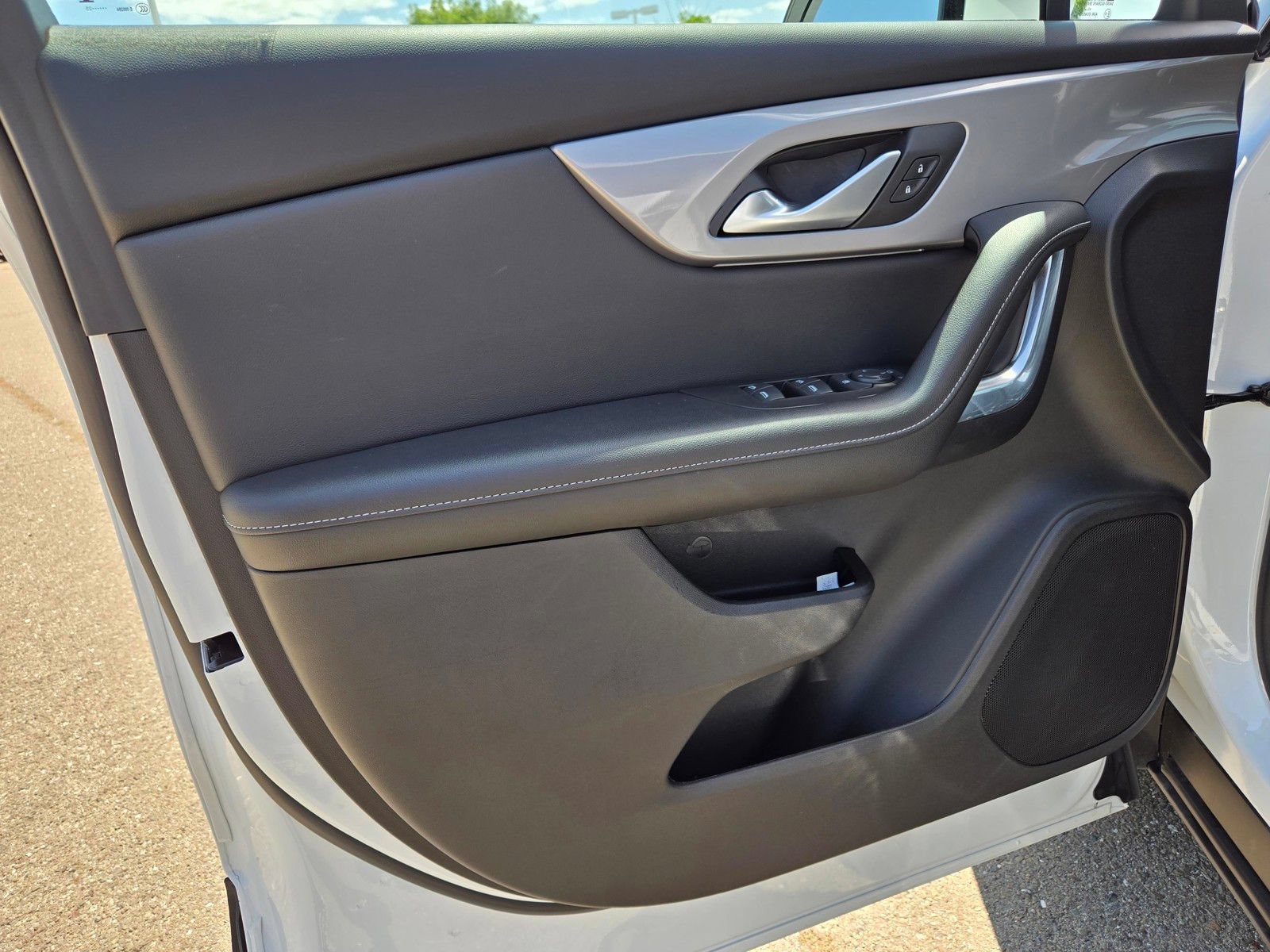Used 2025 Chevrolet Blazer LT AWD/4WD image 13