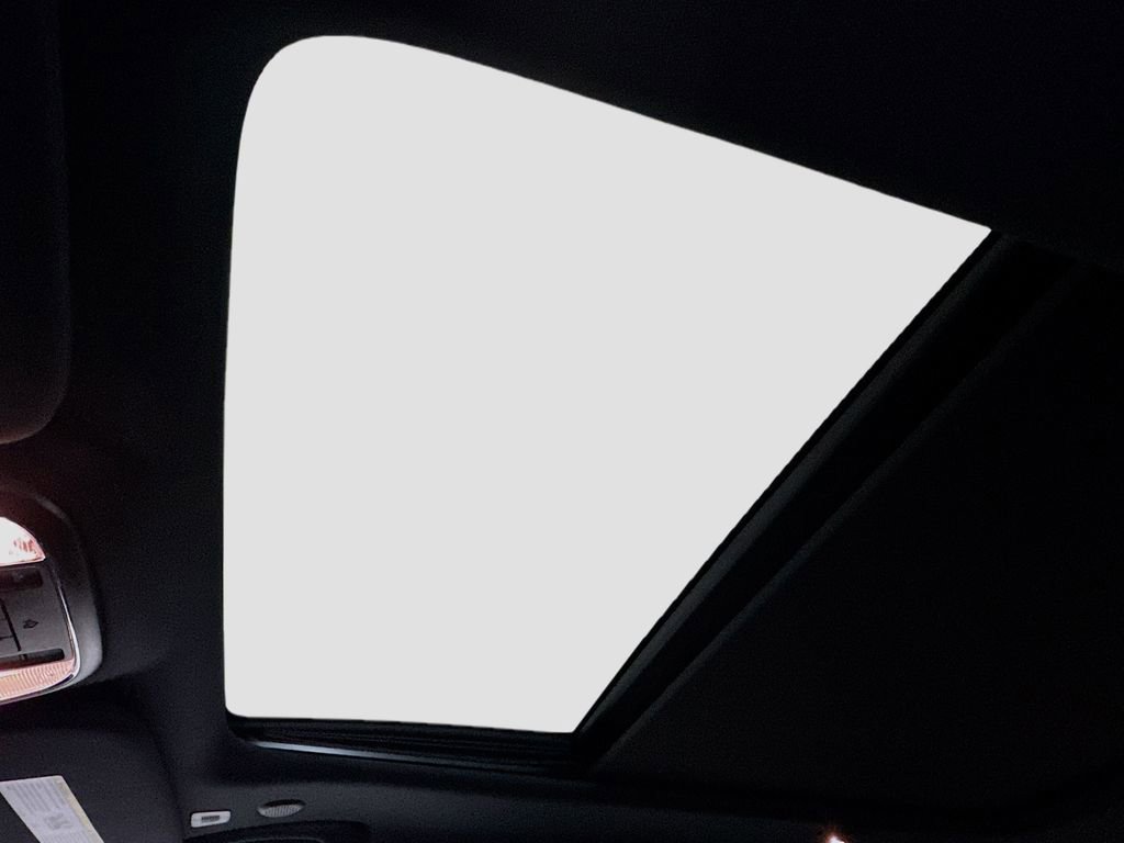 Used 2018 Jeep Grand Cherokee Trailhawk w/ Trailhawk Luxury Group image 11