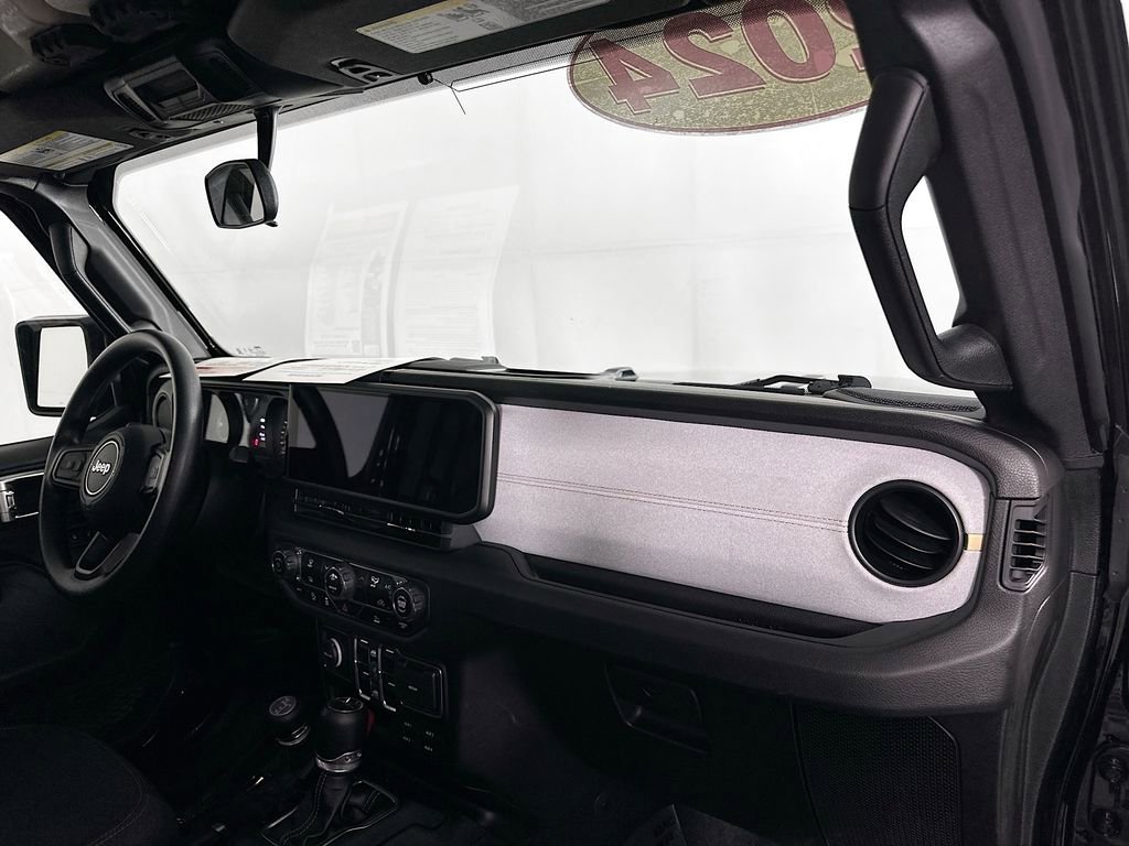 Certified 2024 Jeep Gladiator Sport image 40