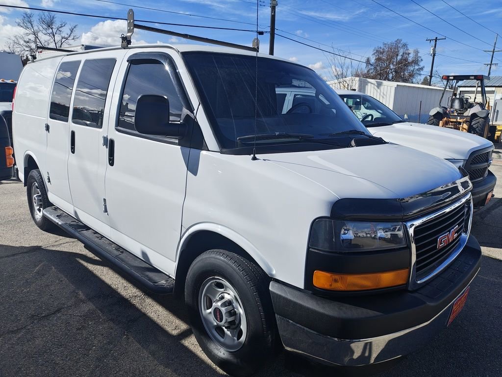 Used 2017 GMC Savana 2500 image 2