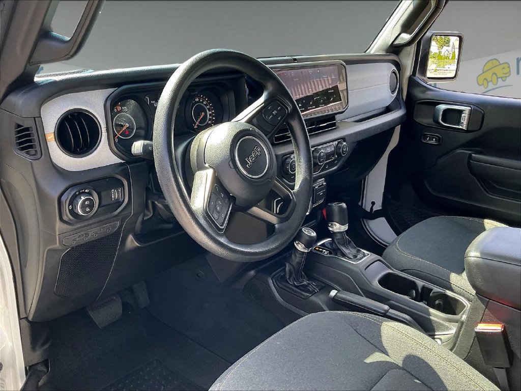 Used 2025 Jeep Gladiator Sport AWD/4WD image 8
