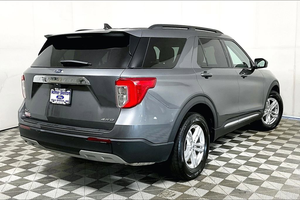 Used 2023 Ford Explorer XLT w/ Equipment Group 202A image 12
