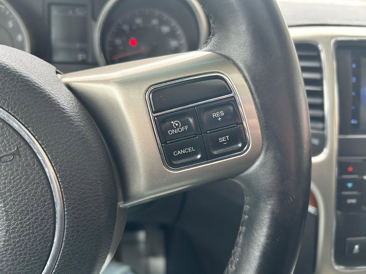 Used 2013 Jeep Grand Cherokee Limited image 20