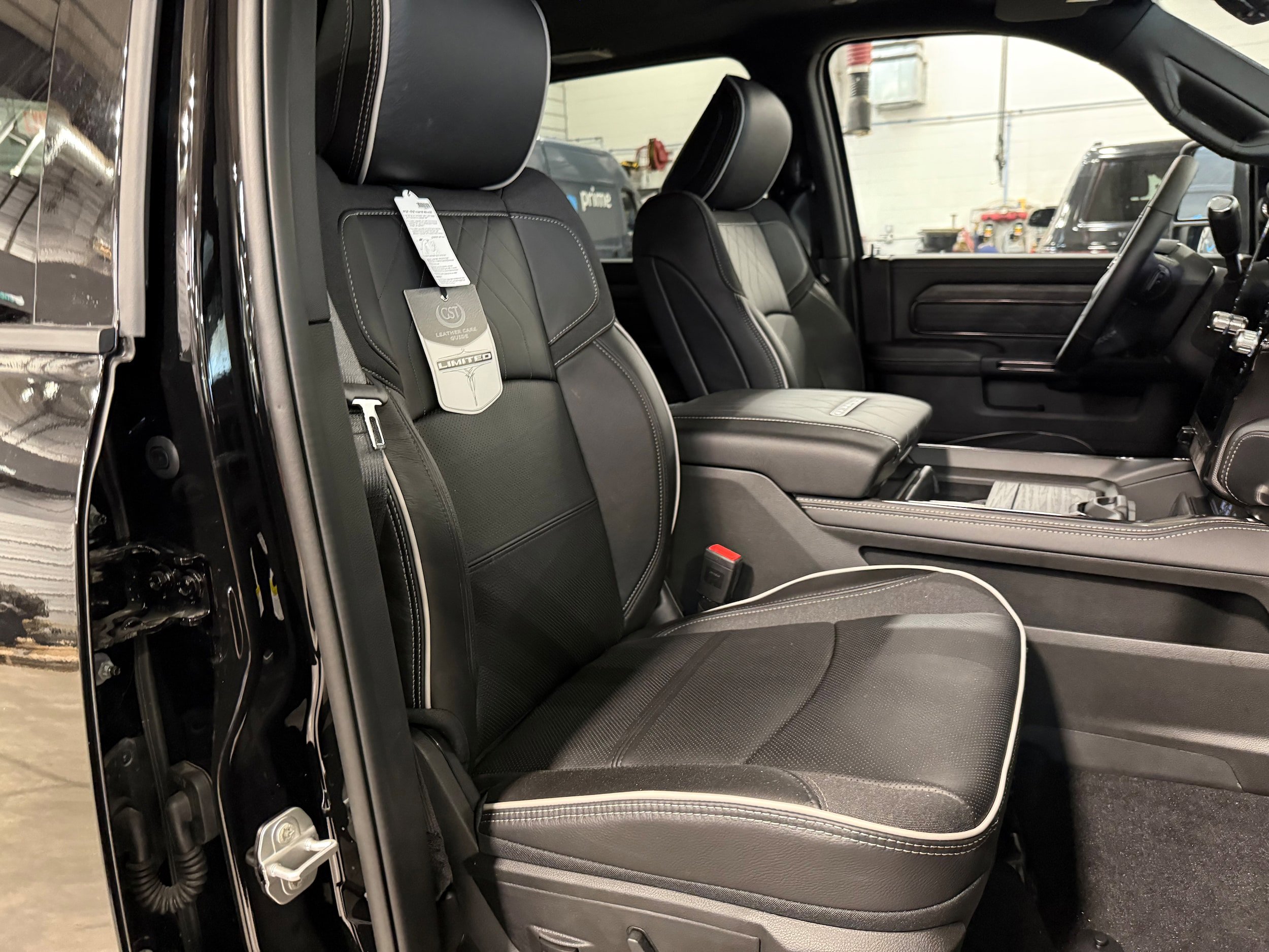 New 2026 RAM 2500 Limited AWD/4WD image 8