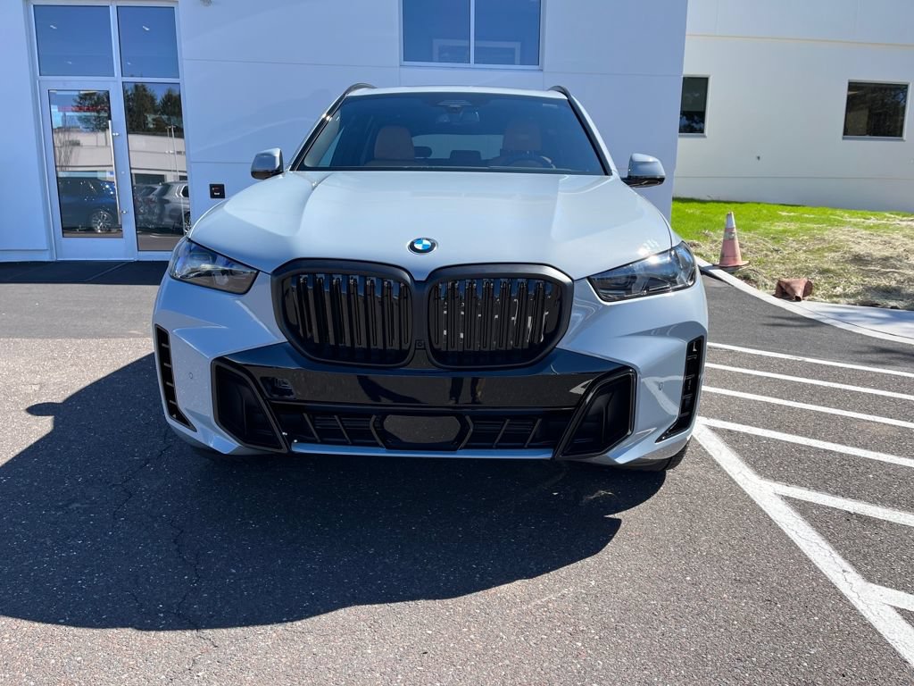 New 2026 BMW X5 xDrive40i w/ M Sport Package AWD/4WD image 4