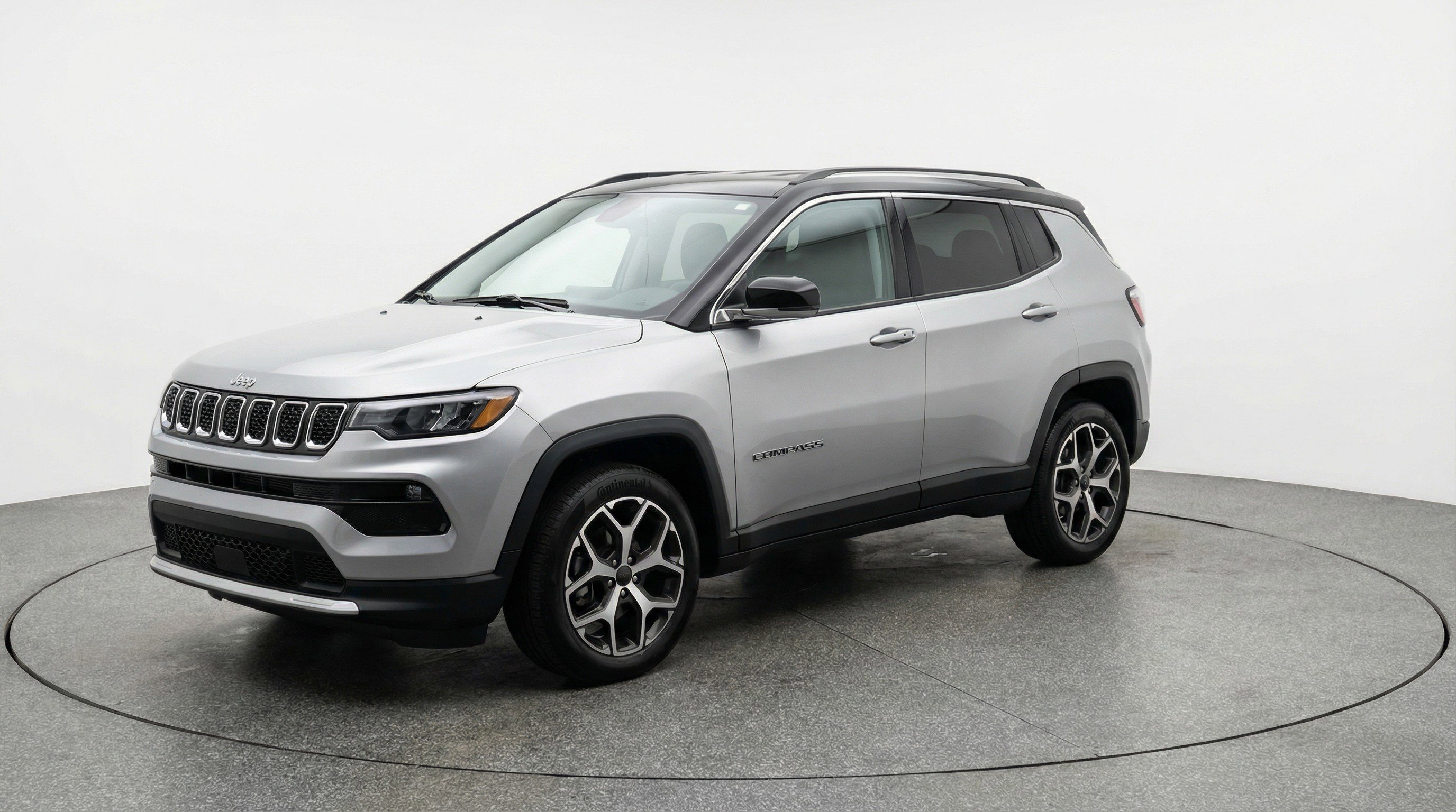 Used 2025 Jeep Compass Limited image 3