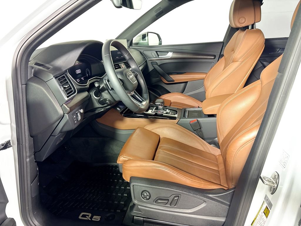 Used 2023 Audi Q5 e Prestige w/ Prestige Package image 11
