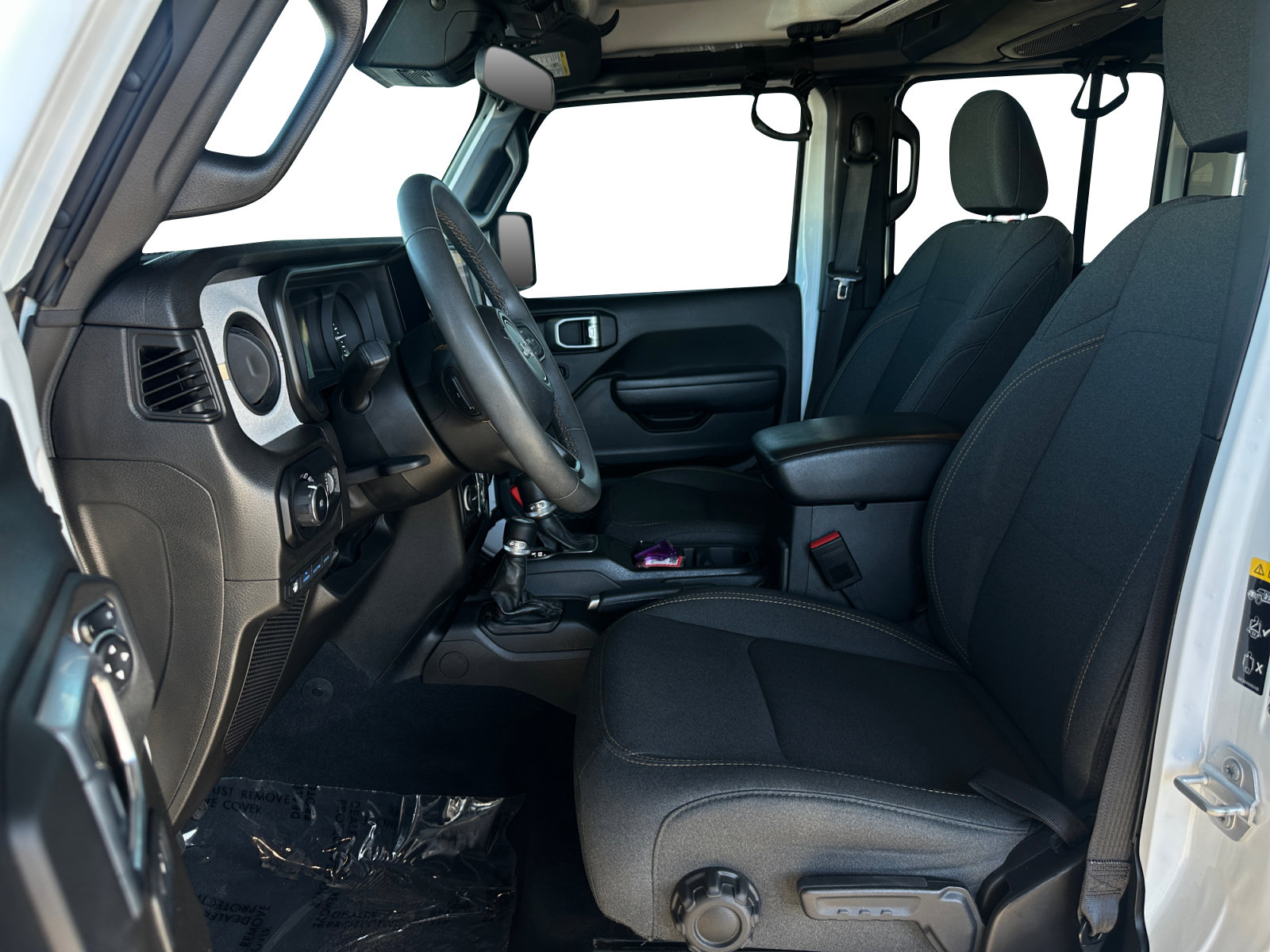 Used 2024 Jeep Wrangler Unlimited AWD/4WD image 9