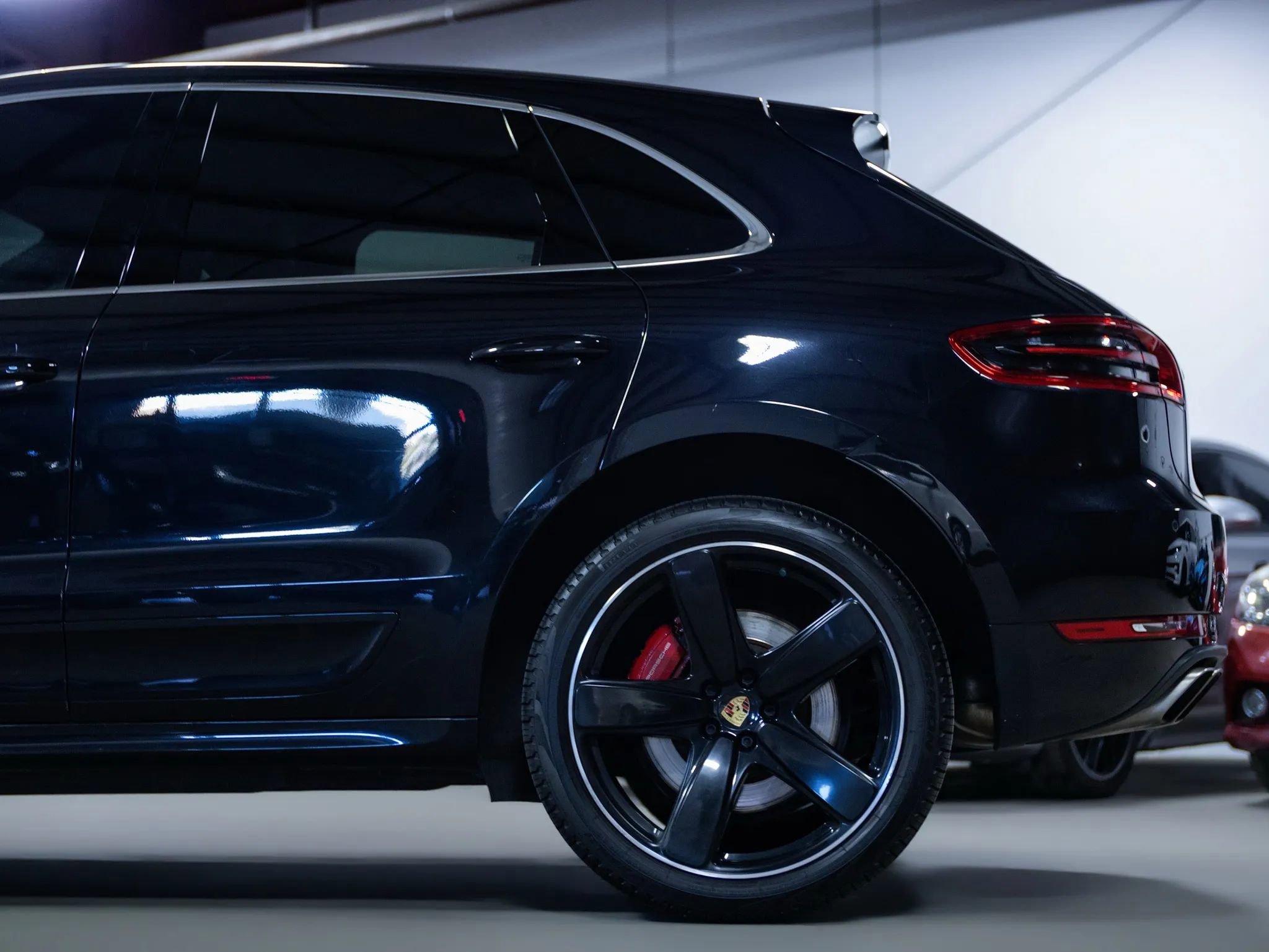 Used 2017 Porsche Macan Turbo image 18