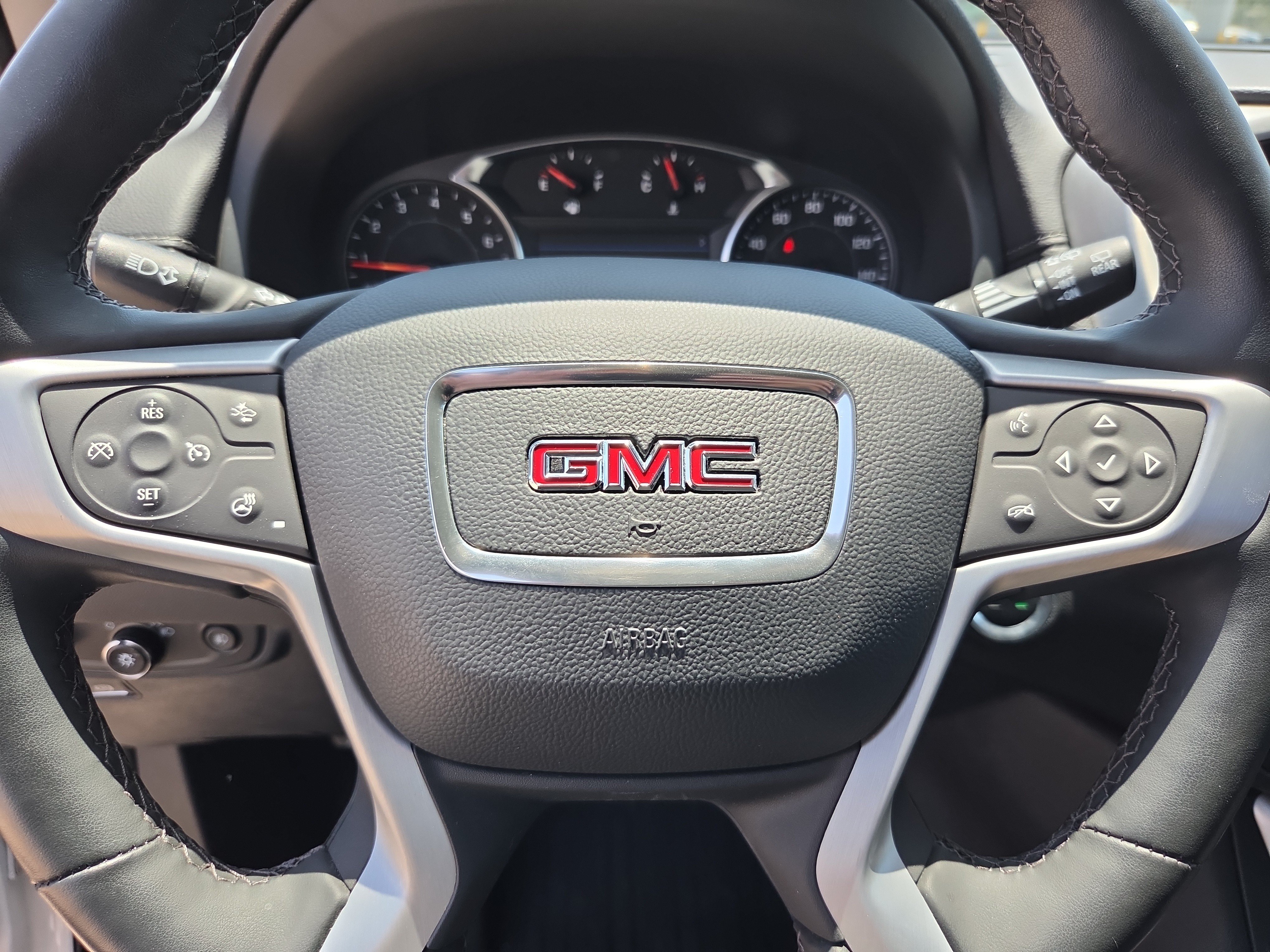 Used 2023 GMC Terrain SLT FWD image 17