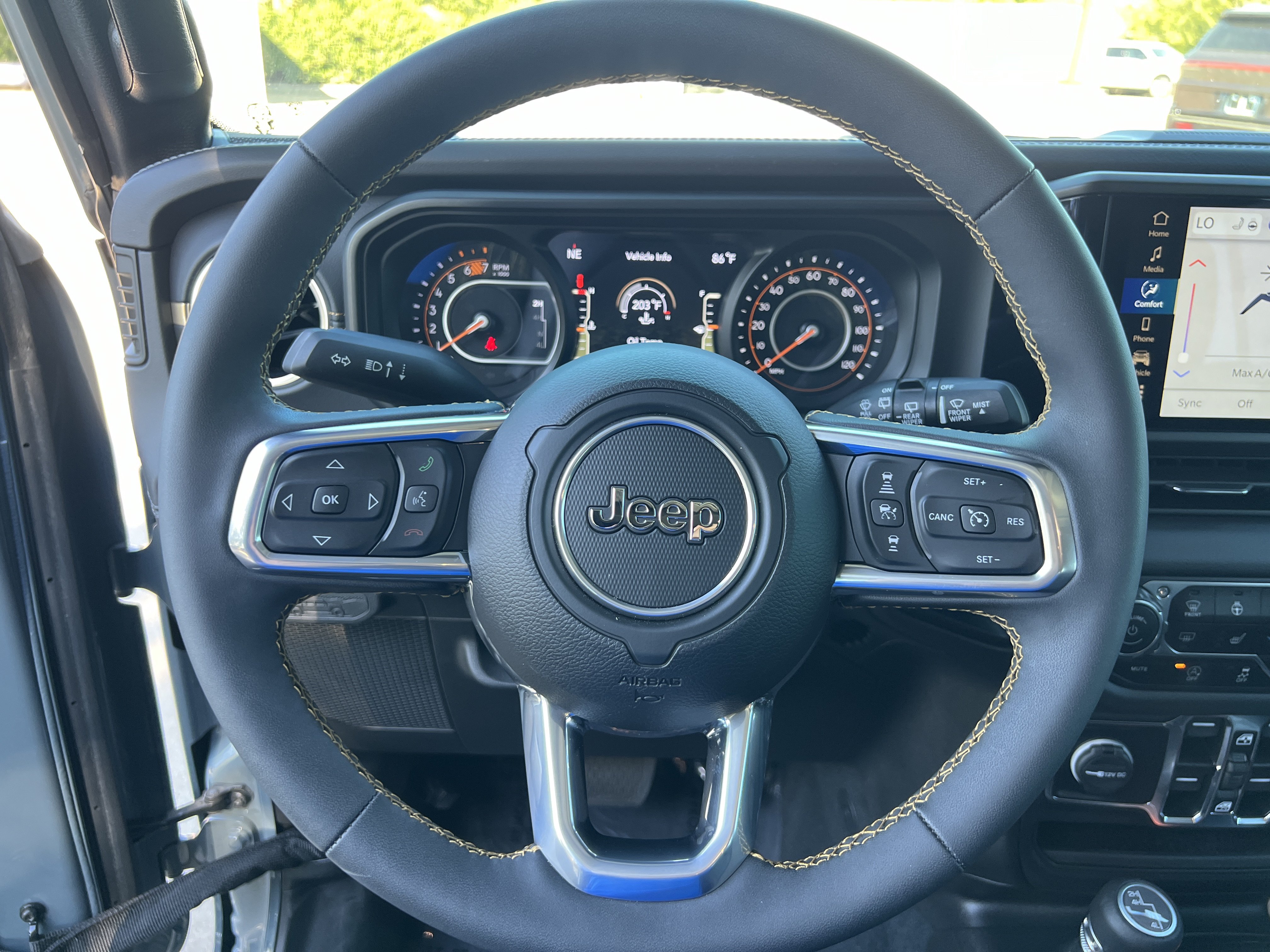 Used 2024 Jeep Wrangler Unlimited Sahara w/ Safety Group AWD/4WD image 19