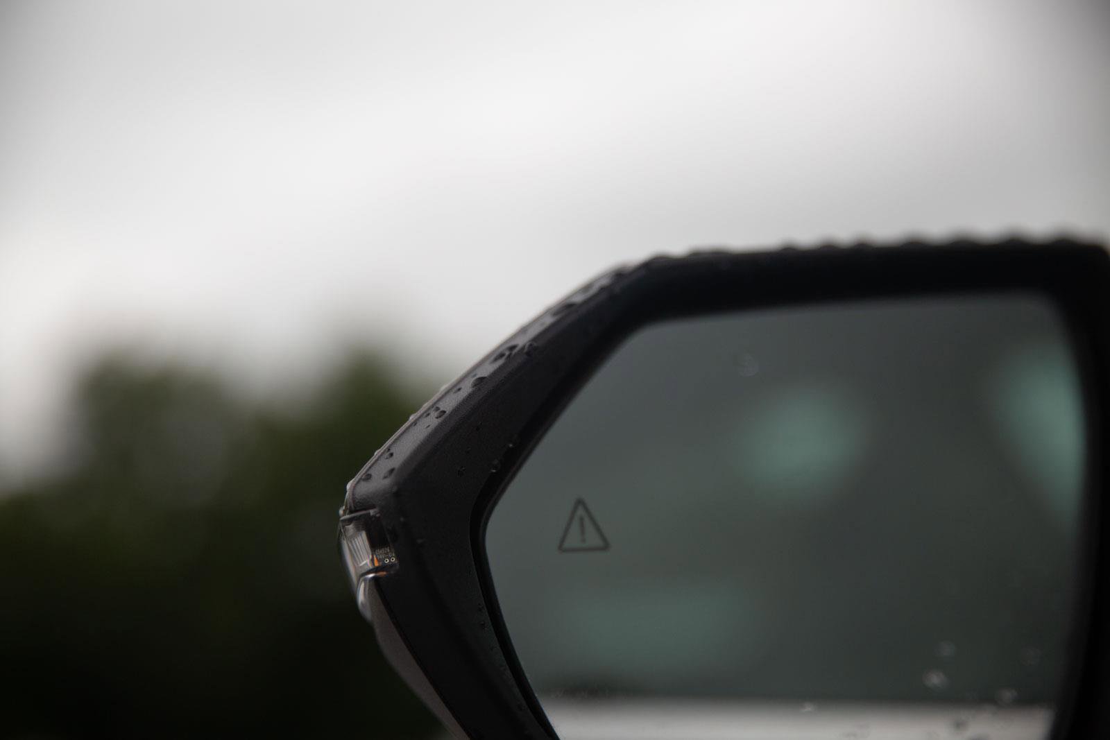 Used 2025 Hyundai Elantra Limited image 10