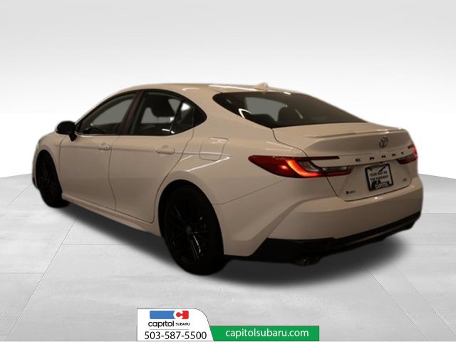 Used 2025 Toyota Camry SE FWD image 4