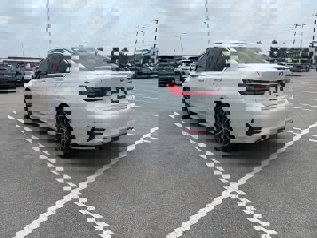 Used 2021 BMW 330e w/ Convenience Package RWD image 3