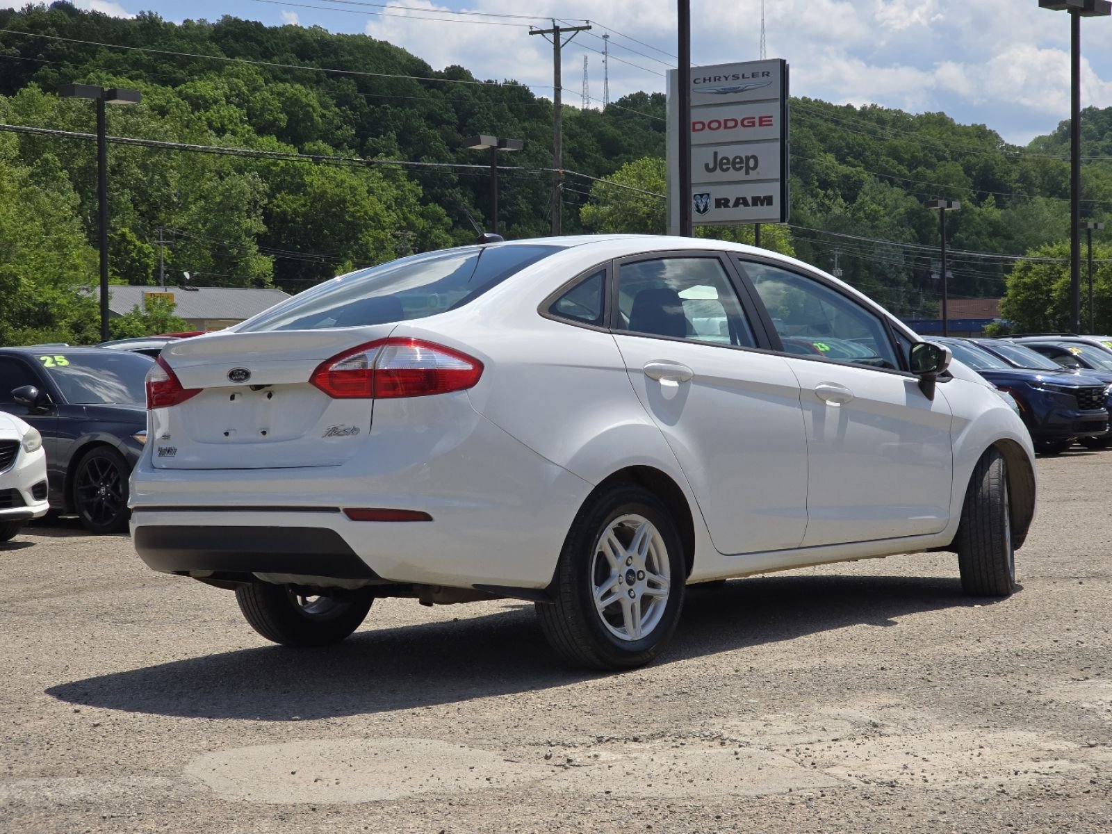 Used 2018 Ford Fiesta SE FWD image 16