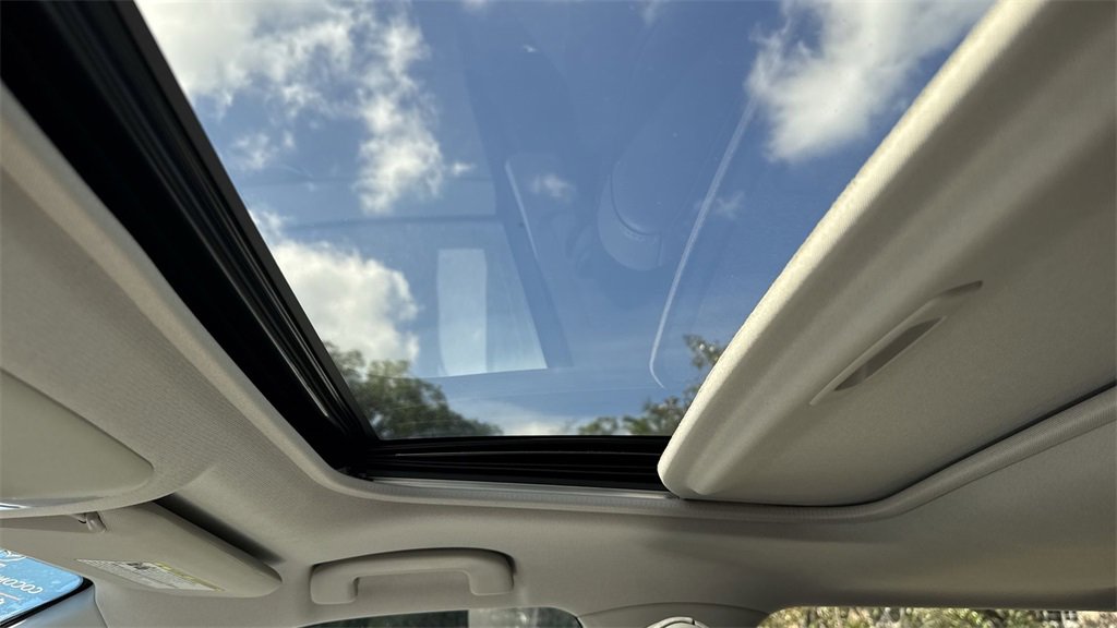 Used 2021 Toyota RAV4 XLE Premium image 53