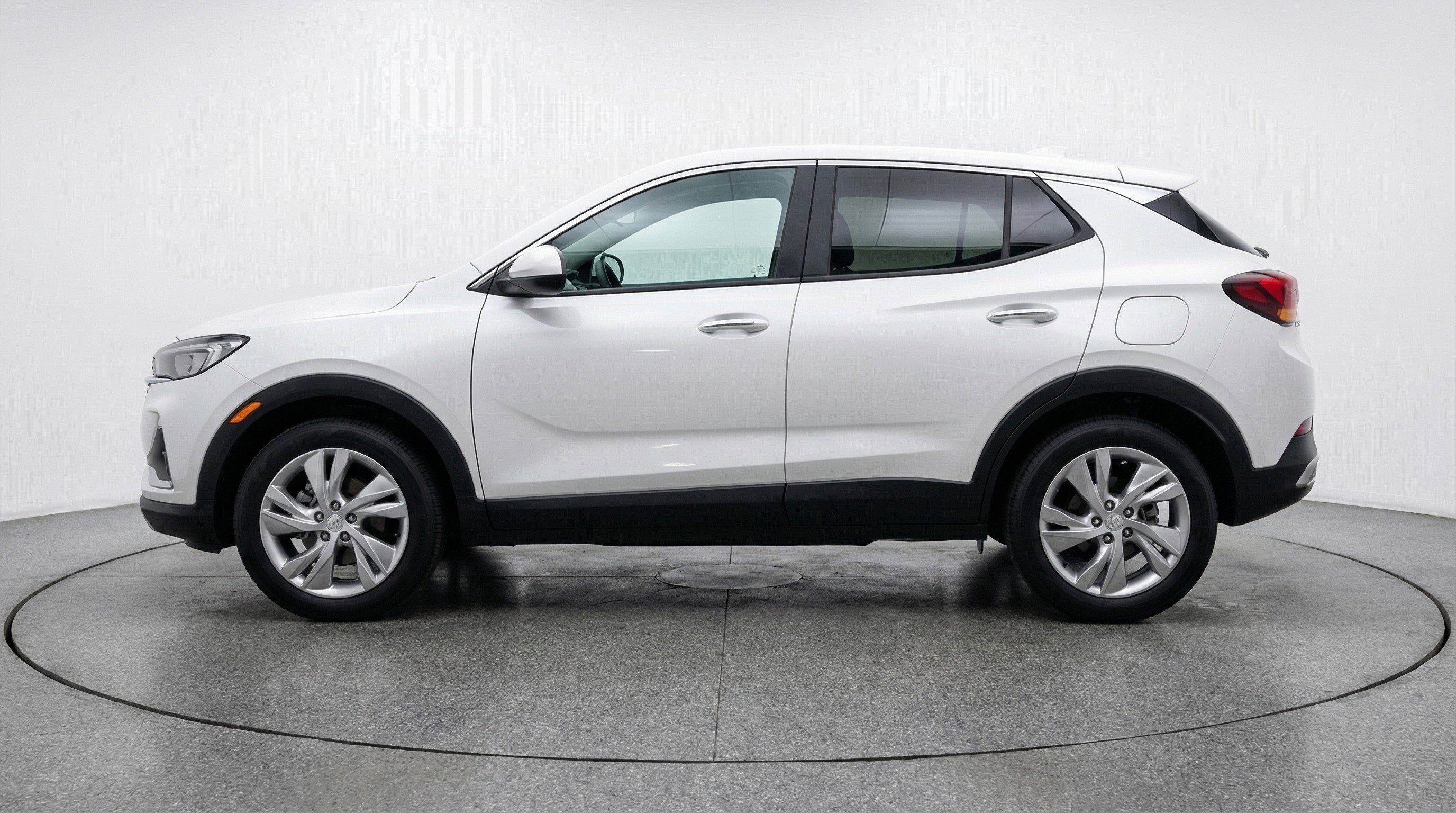 Used 2025 Buick Encore GX Preferred AWD/4WD image 5
