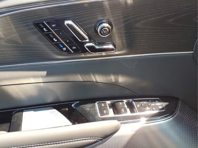 Used 2025 Cadillac Lyriq Luxury w/ LPO, Floor Liner Package AWD/4WD image 18