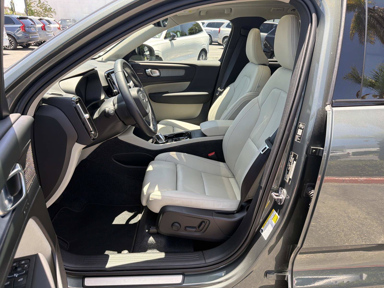 Used 2026 Volvo XC40 B5 Ultra w/ Climate Package AWD/4WD image 18