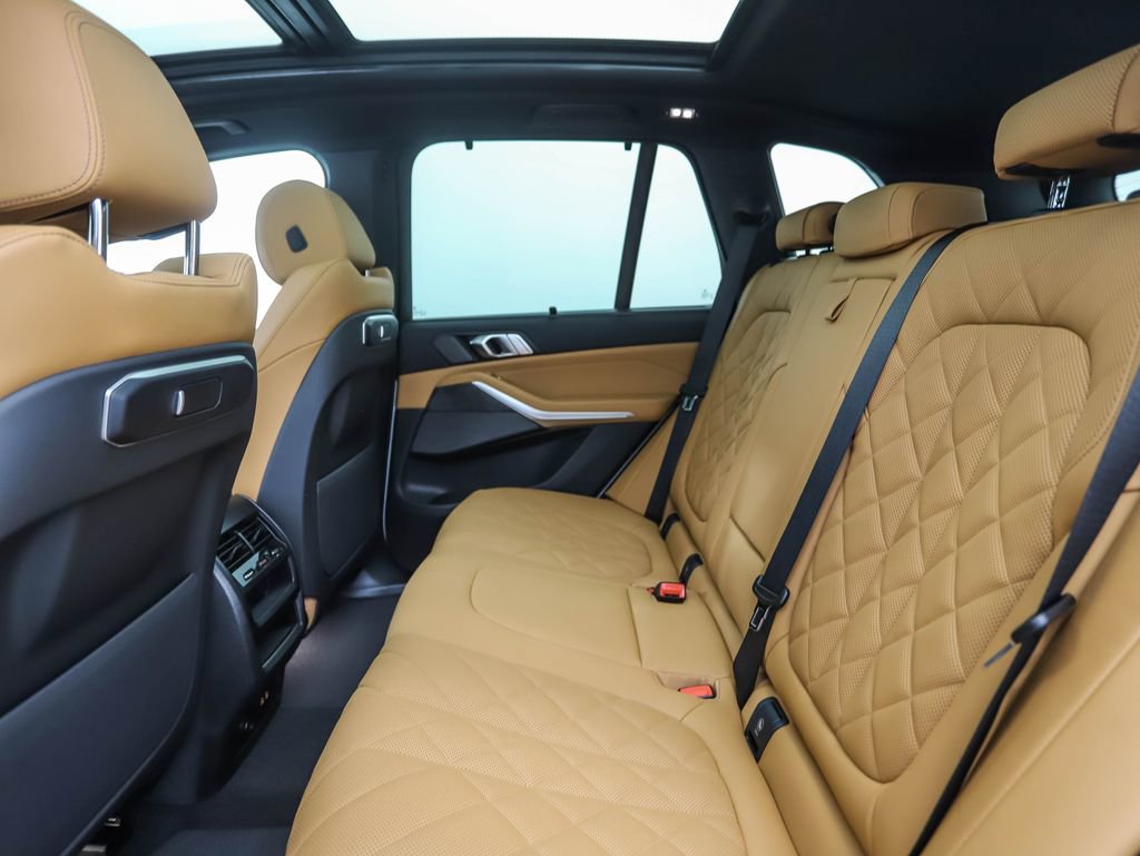 Used 2026 BMW X5 xDrive50e w/ Executive Package image 21