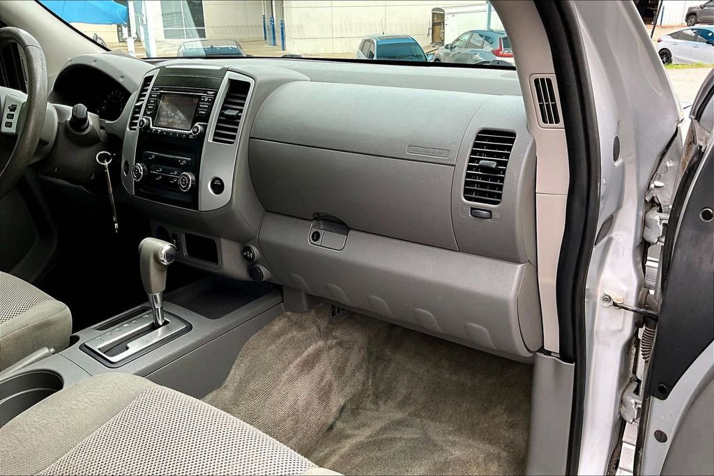 Used 2018 Nissan Frontier SV image 13