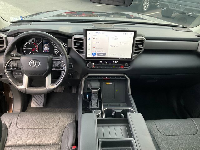 Used 2023 Toyota Tundra Limited image 4