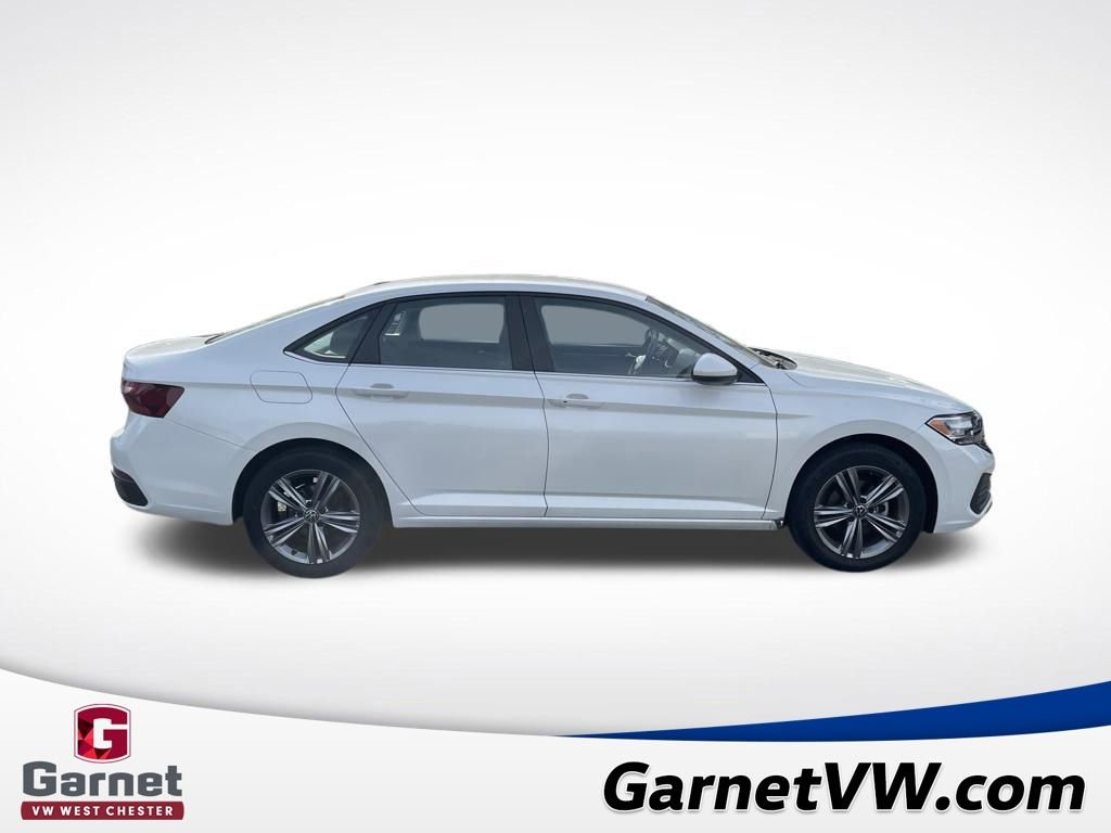 Used 2023 Volkswagen Jetta SE image 7