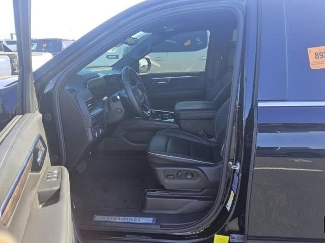 Used 2025 Chevrolet Tahoe Premier image 7