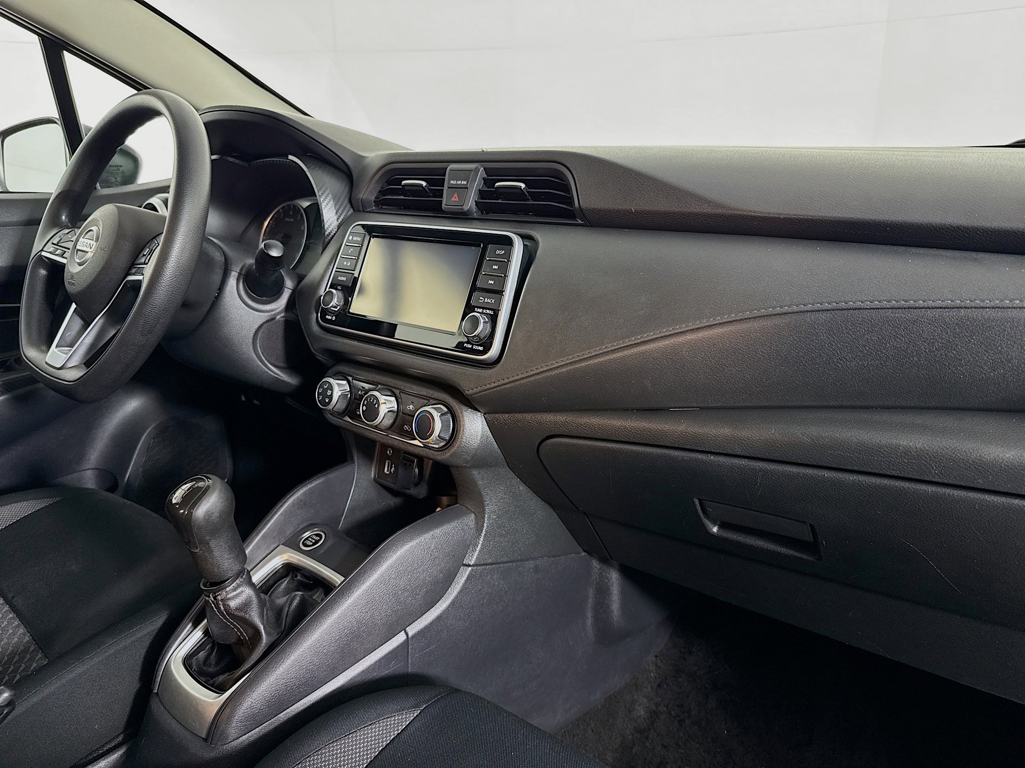 Used 2020 Nissan Versa S FWD image 29