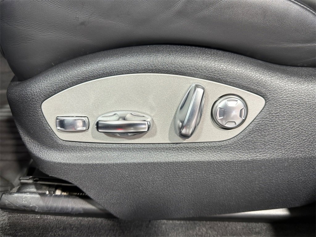 Used 2023 Porsche Macan GTS image 19