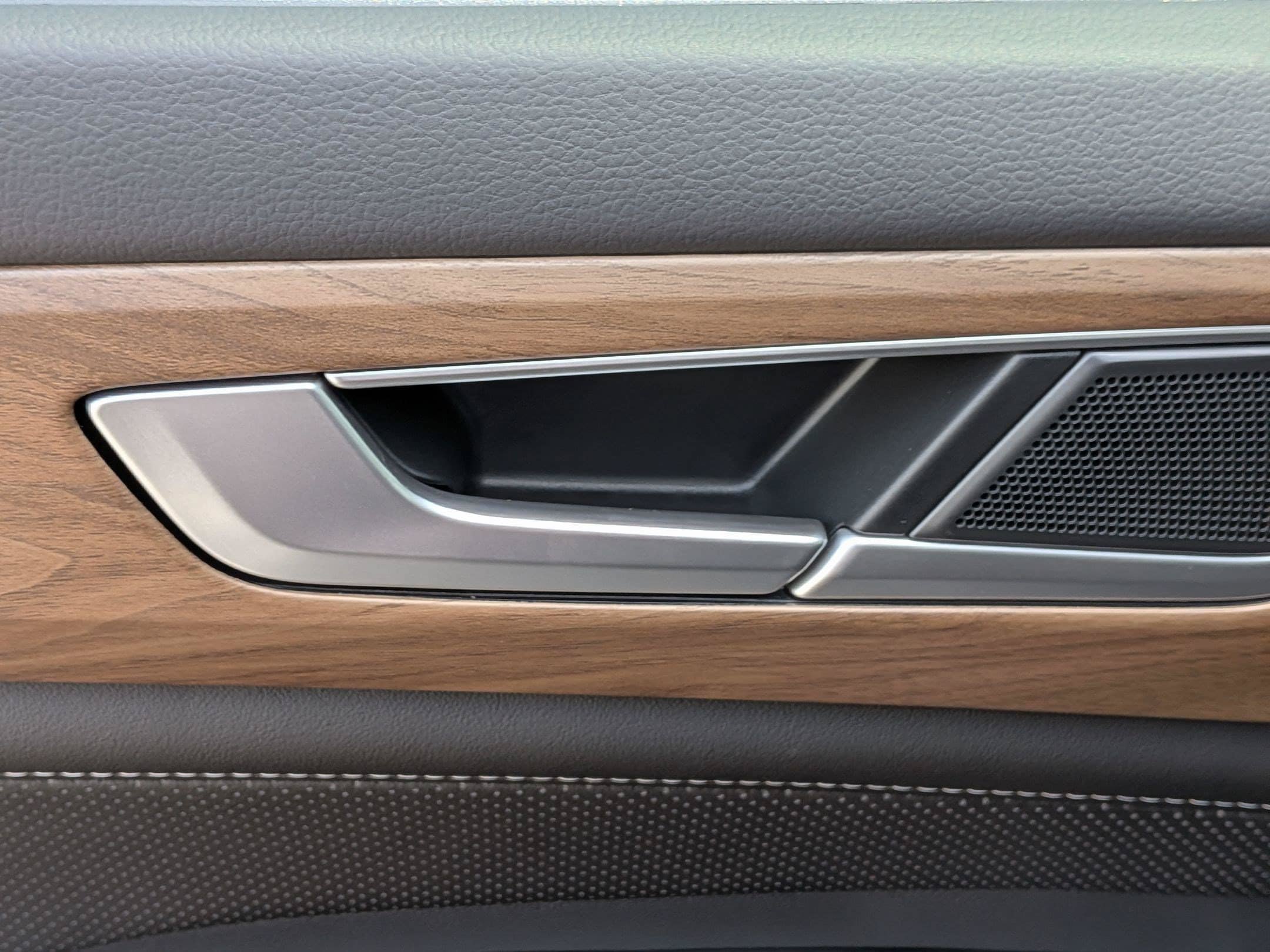 New 2026 Volkswagen Atlas SE FWD image 26