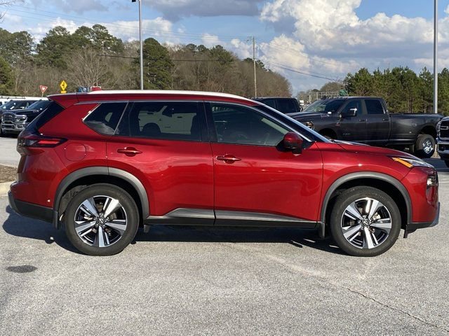 Used 2024 Nissan Rogue SL w/ SL Premium Package image 3