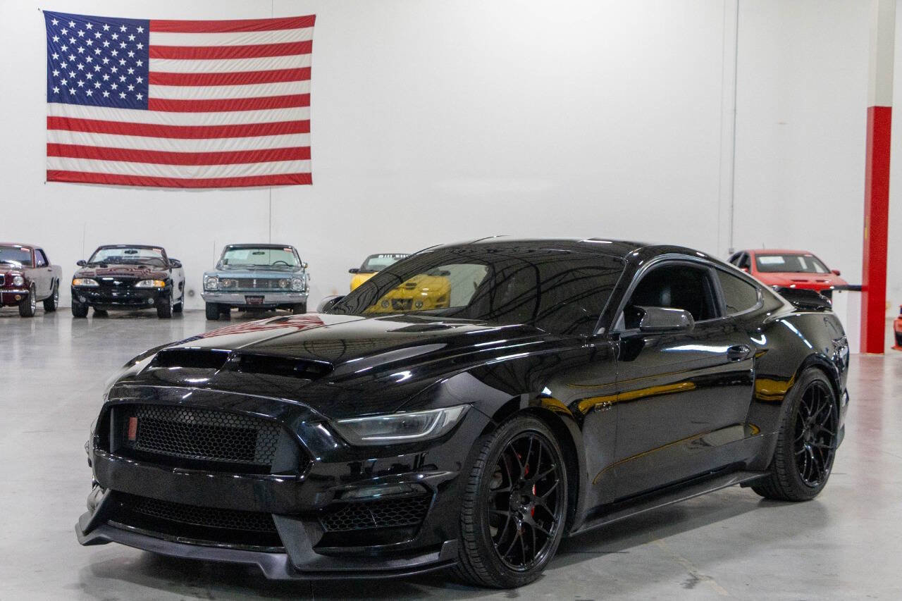 Used 2015 Ford Mustang GT Premium RWD image 1