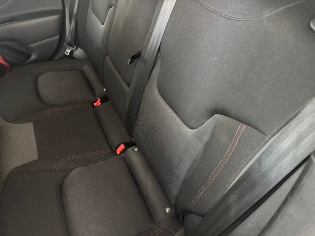Used 2019 Jeep Renegade Trailhawk w/ Cold Weather Group II AWD/4WD image 29