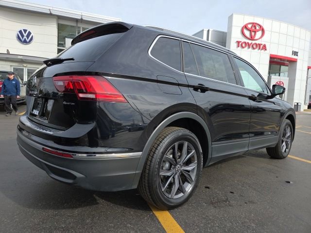 Used 2023 Volkswagen Tiguan SE AWD/4WD image 8