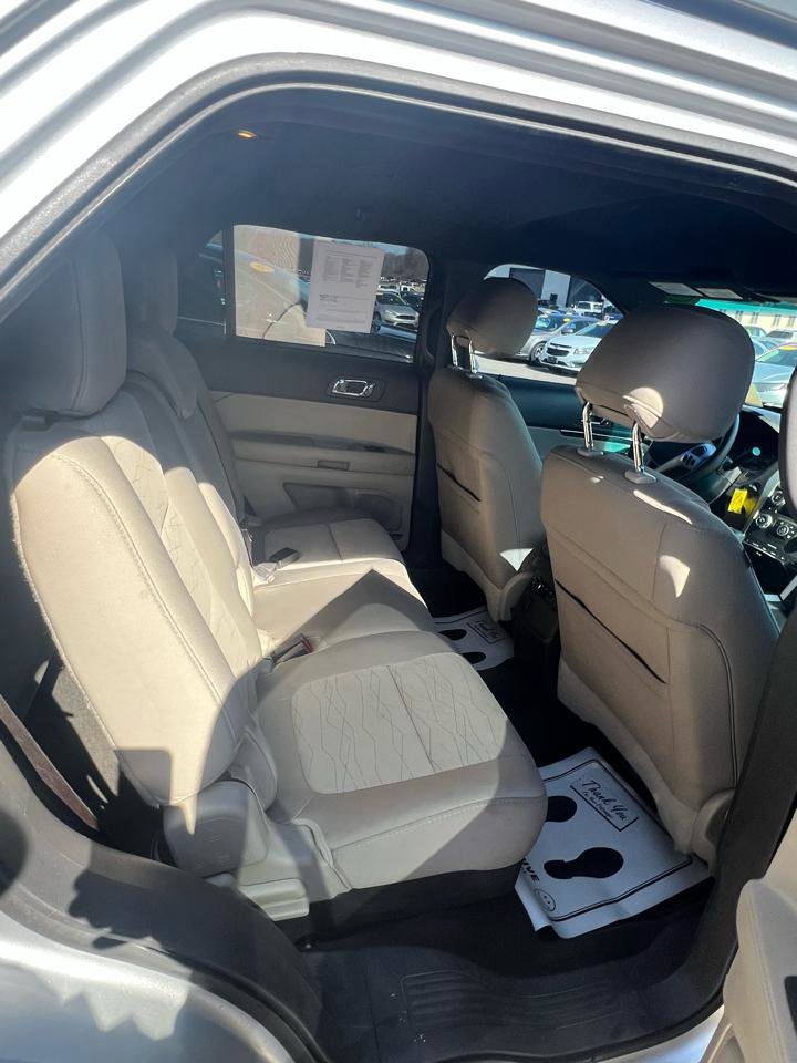 Used 2013 Ford Explorer 4WD w/ Class III Trailer Tow Pkg image 13