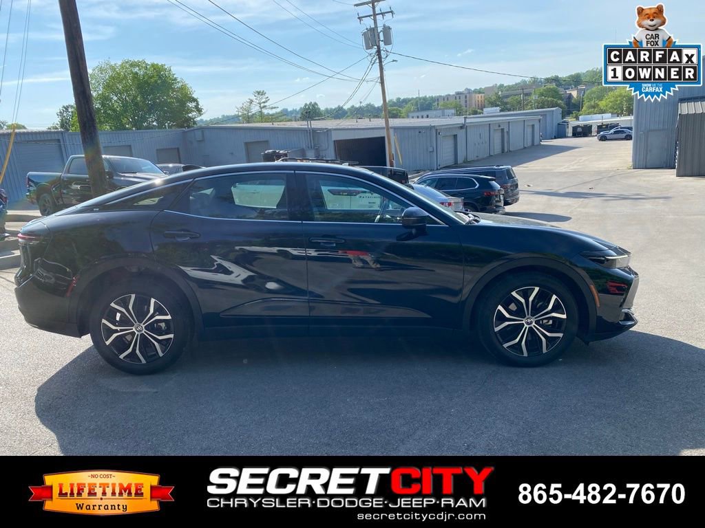 Used 2026 Toyota Crown XLE AWD/4WD image 5